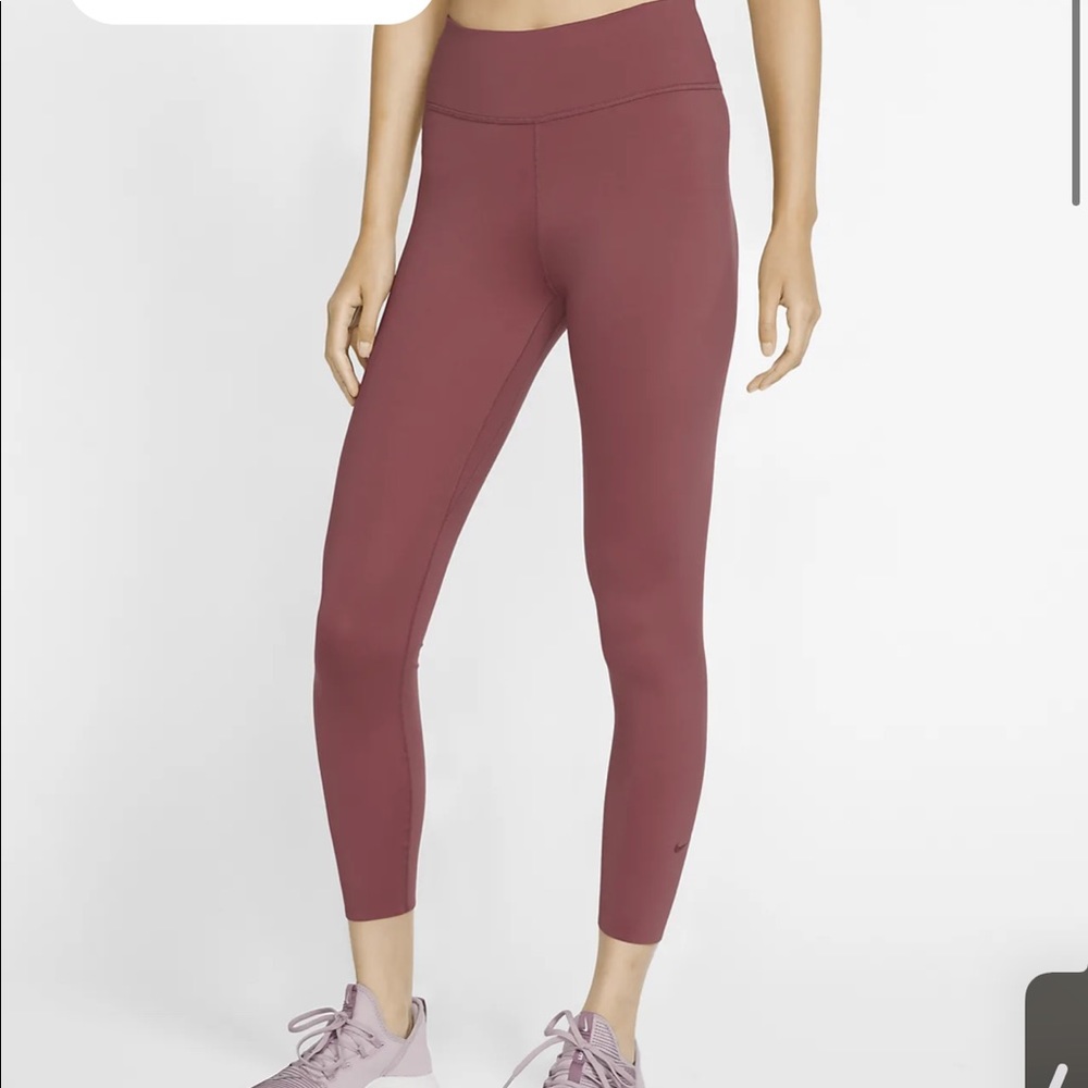 NWT Nike One Luxe 7/8 Leggings